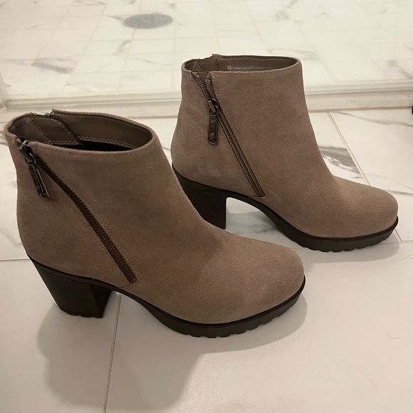 Blondo Skye Boots, never worn - Picture 2 of 5